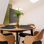 Spacious Mansard In The Old Town 리가