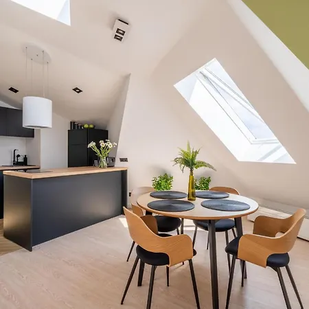 Daire Spacious Mansard In The Old Town Riga