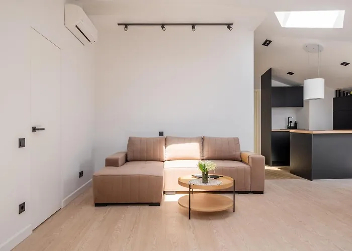 Daire Spacious Mansard In The Old Town