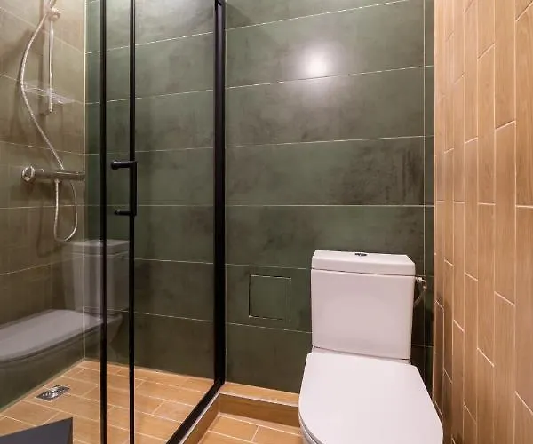 Spacious Mansard In The Old Town Daire