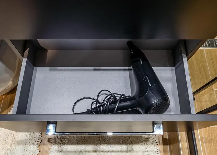 Spacious Mansard In The Old Town Daire