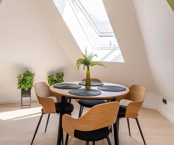 Spacious Mansard In The Old Town *